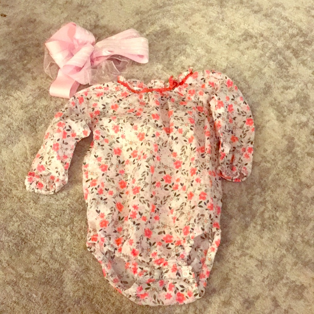 3/$12 OshKosh Long sleeve onesie.